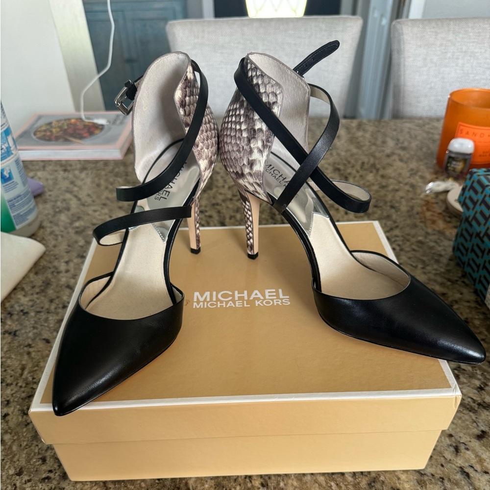 Michael Kors Black & snakeskin heels